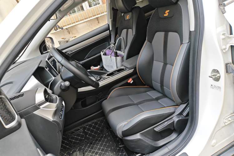 Used Geely Auto Coolray 2023 1.5T DCT Platinum Edition
