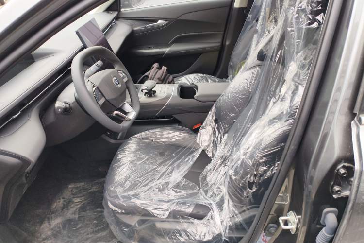 Used CHANGAN Eado 2025 Blue Whale 1.5T 500Bar Prestige Model
