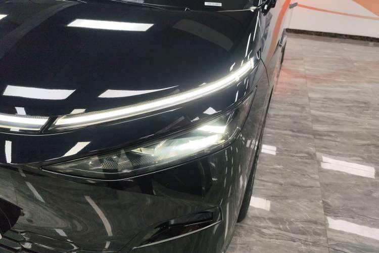 Used XPeng X9 2024 640 All-Wheel Drive High-Performance Max
