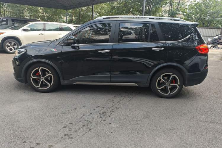 Used SWM X7 2017 1.5T Automatic Prestige Version 7 Seats
