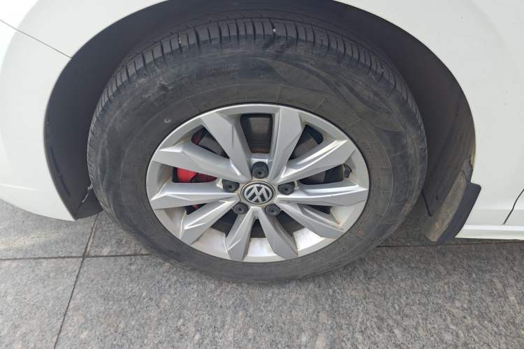 Used Volkswagen Bora 2019 Revised Version 1.5L Automatic Fashionable Style China VI Left Front Wheel Hub