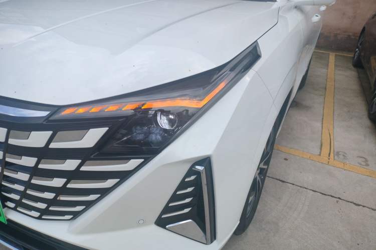 Used Changan UNI-Z New Energy 2025 Smart New Blue Whale 125km Battleship Edition
