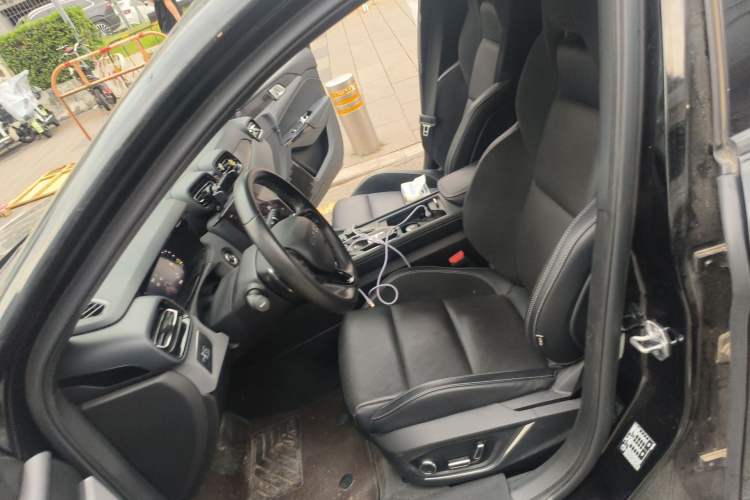 Used Lynk & Co 03 2022 2.0TD DCT JingPro Left Front Seat