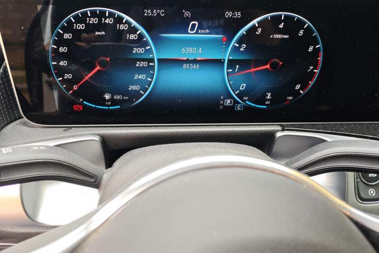 Used Mercedes-Benz GLB 2020 GLB 200 Dynamic Edition Odometer Close Up