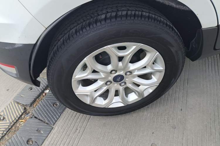 Used Ford EcoSport 2013 1.5L Automatic Prestige Model Right Rear Wheel Hub