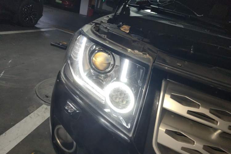 Used Land Rover Freelander 2 2013 2.2T SD4 SE Diesel Edition Right Front Headlight