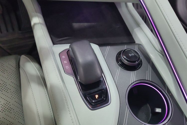 Used Zeekr 001 2024 WE Edition 95 kWh All-Wheel Drive Gear Lever