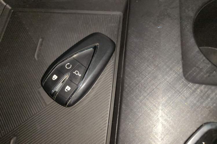 Used Changan UNI-V iDD 2024 Blue Whale Smart Electric iDD 136km Luxury Model