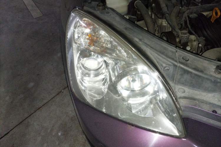 Used Kia Carens 2007 2.0L 7-Seater Comfort Edition Right Front Headlight