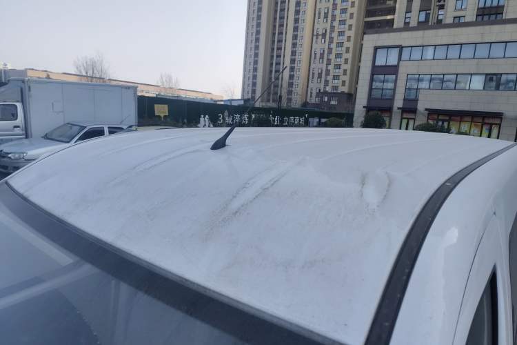 Used Wuling Yangguang 2024 300KM Comfort Version Passenger Van 75kW