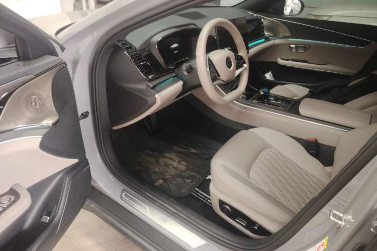 Used BYD Han 2025 DM-i Intelligent Driving Edition 125KM LiDAR Flagship Model
