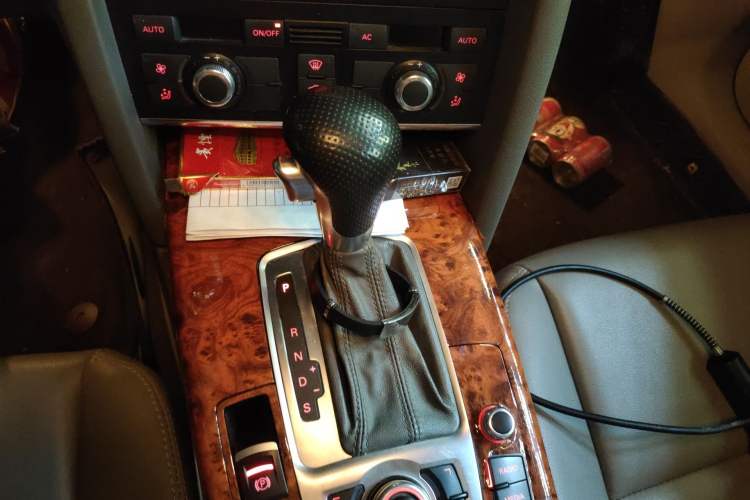 Used Audi A6L 2011 2.0 TFSI Automatic Standard Edition Gear Lever