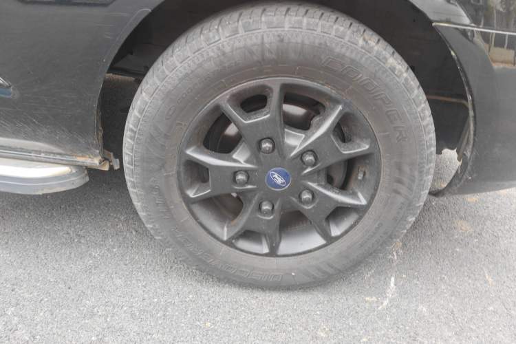 Used Ford Tourneo Custom 2020 2.0T Automatic Elite Edition China VI Standard Right Front Wheel Hub