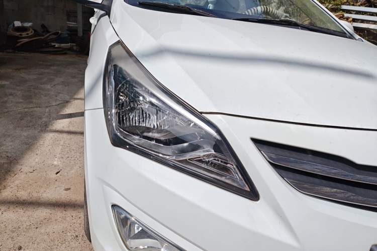 Used Hyundai Verna (older generation) 2016 1.4L Manual Smart GLS Trim