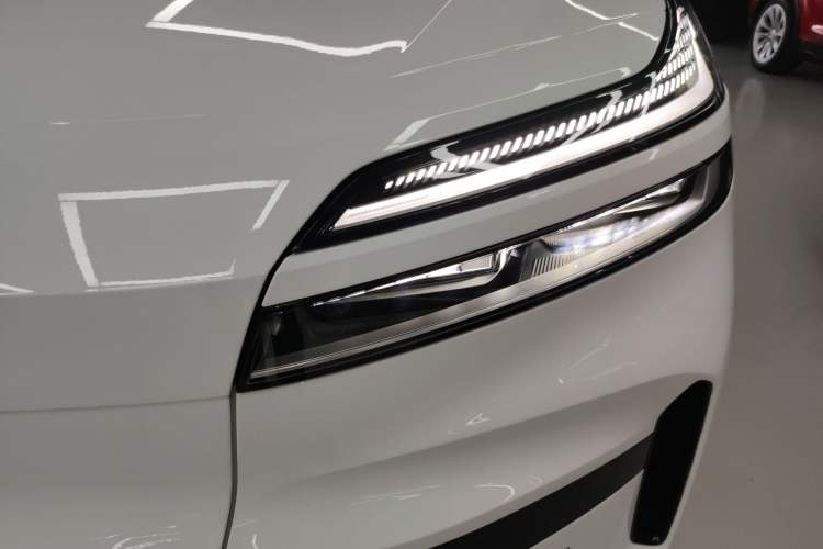 Used ONVO Luxeed L90 2025 Model—Ultra Six-Seater Version Left Front Headlight