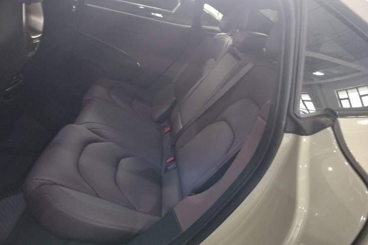 Used Xiaomi Auto SU7 2024 Rear-Drive Long-Range Intelligent Driving Version Left Rear Seat