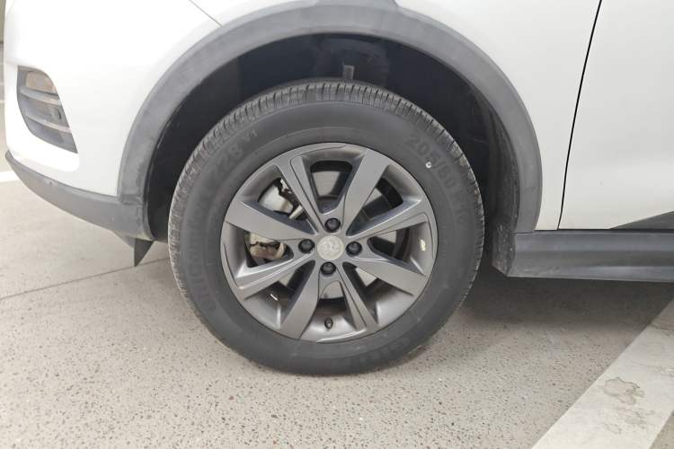 Used BYD Yuan New Energy 2019 EV360 Smart Connect Leading Model Left Front Wheel Hub