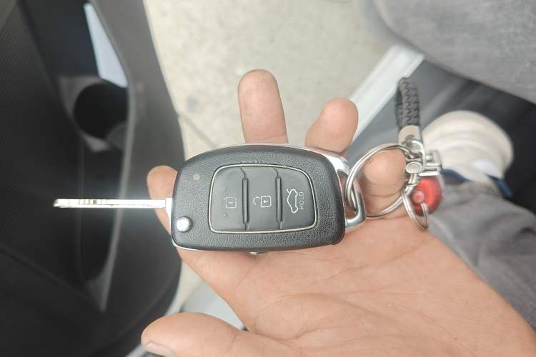 Used Hyundai Elantra (5th Generation / Langdong) 2016 1.6L Automatic Smart Version Vehicle Key