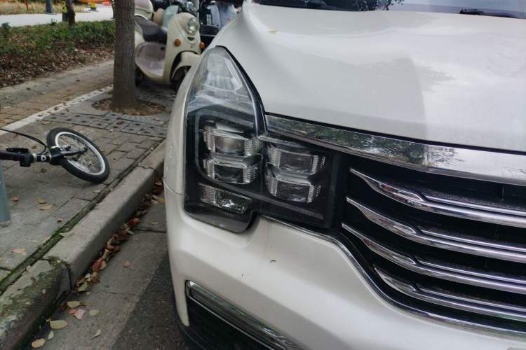 Used GAC Trumpchi GS8 2017 320T Two-Wheel Drive Luxury Smart Connectivity Version (7 Seats)