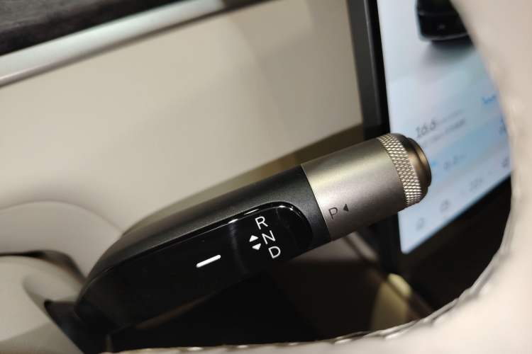 Used ONVO Luxeed L90 2025 Model—Max Six-Seater Version
