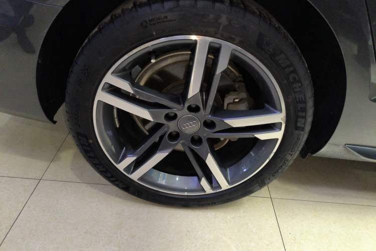 Used Audi A4L 2020 40 TFSI Luxury Dynamic Model
