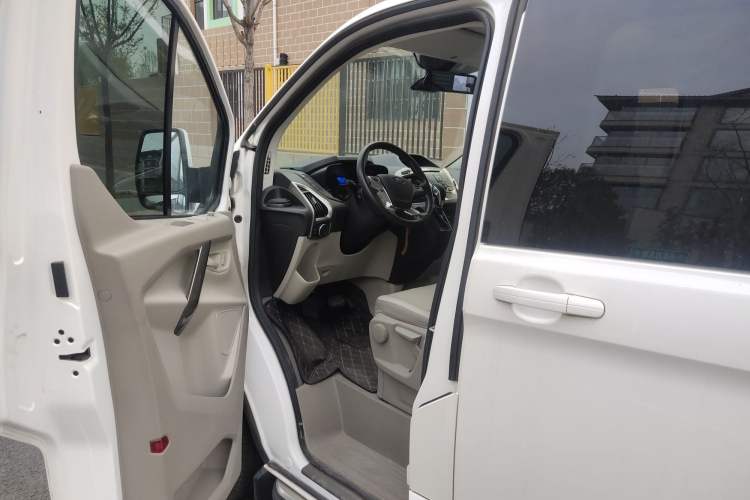 Used Ford Tourneo Custom 2017 2.0T Automatic Elite Edition Driver Seat