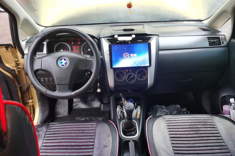 Used Venucia R50X 2013 1.6L Manual Model
