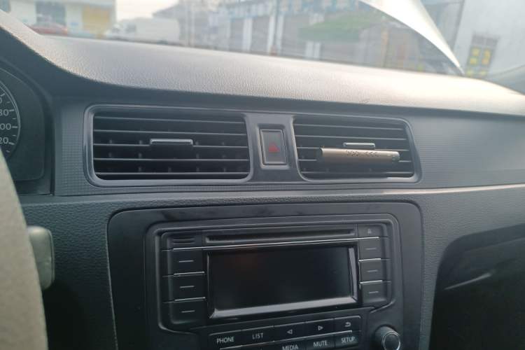 Used Volkswagen Santana 2015 1.4L Manual Fashion Edition