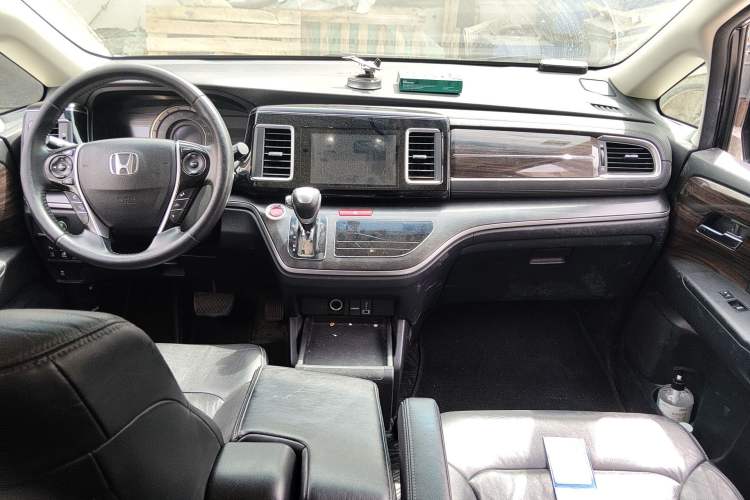 Used Honda Elysion 2016 2.4L Luxury Edition Center Console