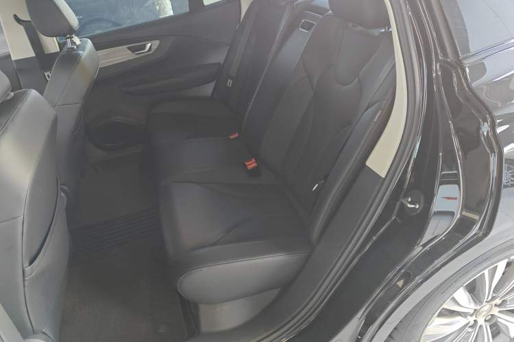 Used Hongqi E-QM5 2023 620km PLUS
