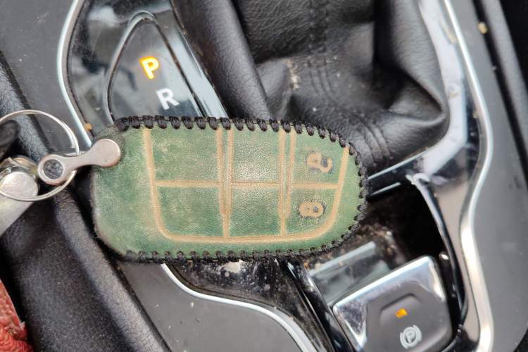 Used Jeep Cherokee 2019 2.0T Two-Wheel Drive Smart Enjoyment Version China VI Vehicle Key