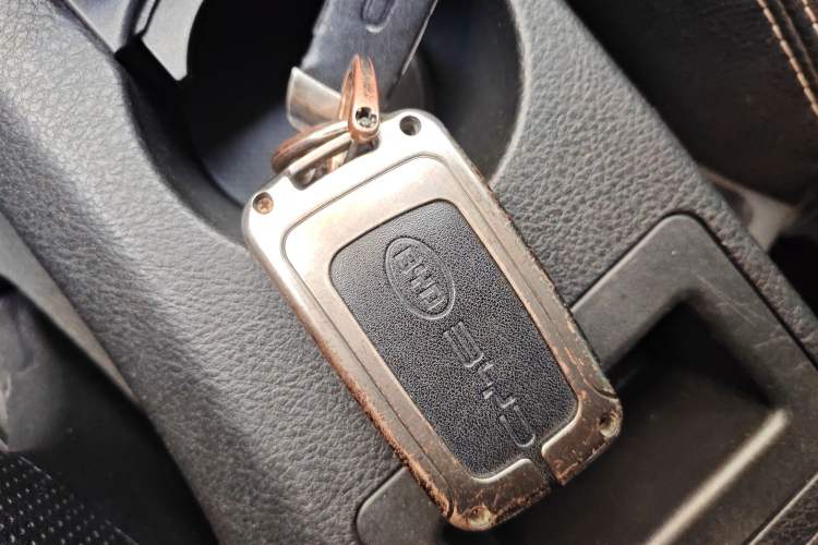 Used BYD S6 2014 2.0L Manual Luxury 5-Seater