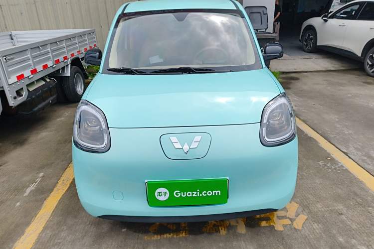 Used Wuling Hongguang MINIEV 2025 Four-Door Version Premium Edition Front