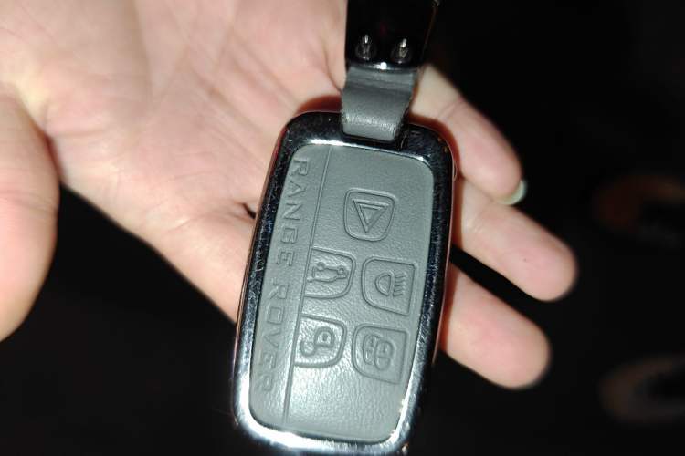 Used Land Rover Discovery Sport 2019 240 PS SE Version China VI Standard Vehicle Key