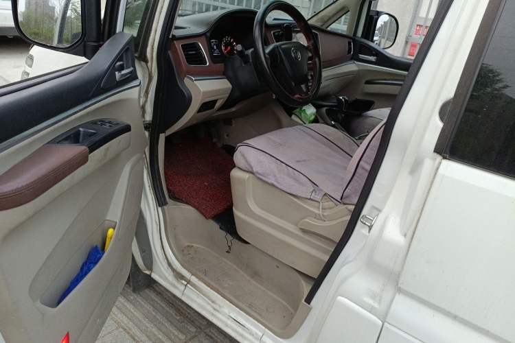 Used FORTHING Lingzhi 2019 M5L 1.6L 7-Seater Luxury Model China VI Standard Driver Seat