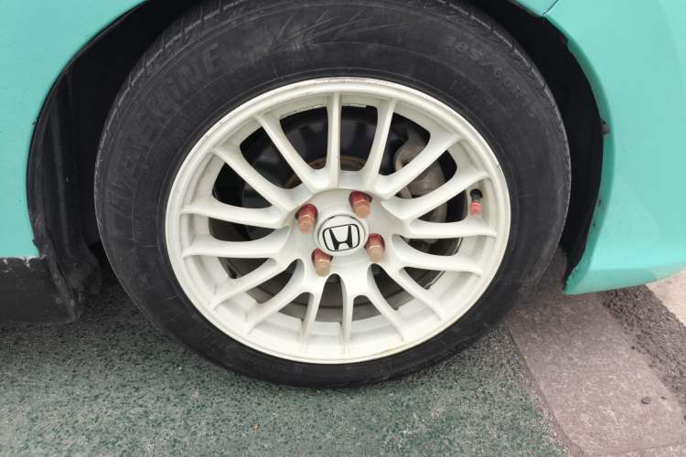 Used Honda Fit 2014 1.5L LX CVT Comfort Model Right Front Wheel Hub