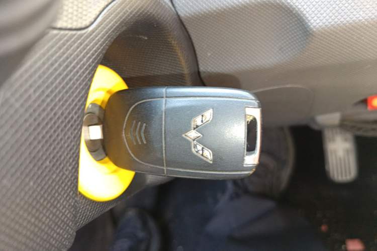 Used Wuling Hongguang MINIEV 2021 Macaron Premium Model – Lithium-NMC Vehicle Key