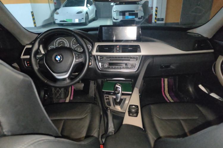 Used BMW 3 Series GT 2013 320i Leading Model Center Console
