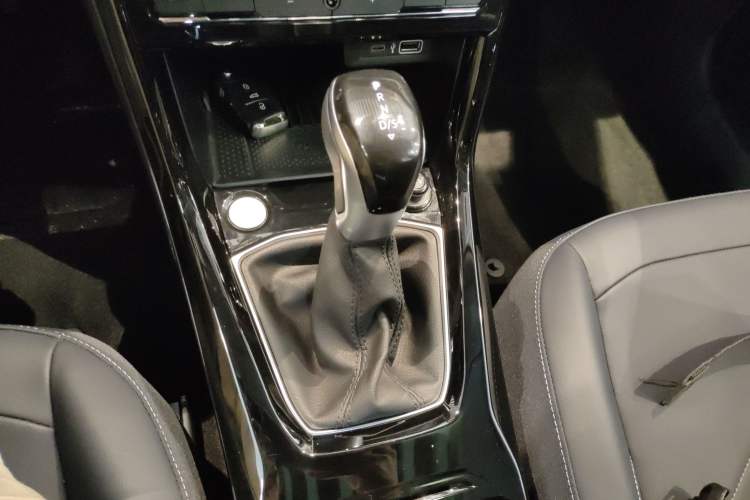 Used Volkswagen Tharu 2025 NewRui 300TSI Prestige Edition
