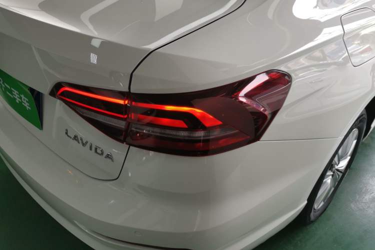 Used Volkswagen Lavida 2022 1.5L Automatic Fashion Edition Right Rear Taillight