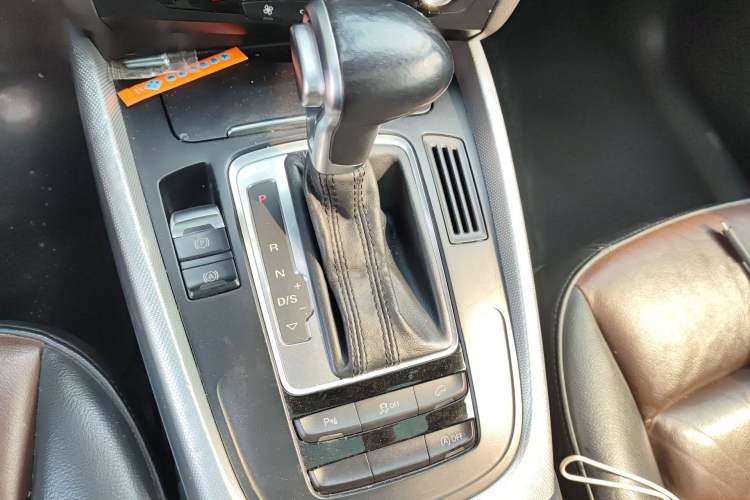 Used Audi Q5 2015 40 TFSI Technology Edition Gear Lever
