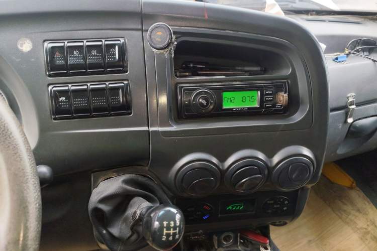 Used Iveco Power Daily 2017 2.5T Classic A32 Mid-Roof 6-7 Seater Bus 47Z5
