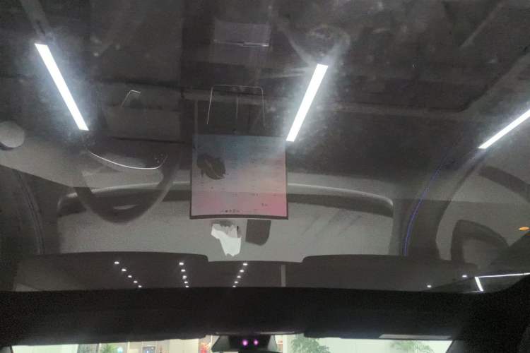 Used Tesla Model Y L 2025 Model Long-Range All-Wheel-Drive Version