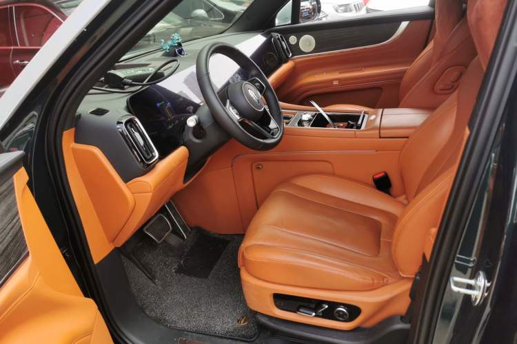 Used Hima AITO M9 2024 Range-Extended Ultra Version 42 kWh 6-Seater Model Left Front Seat