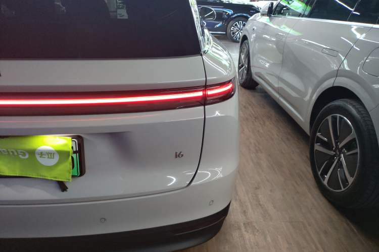 Used Li Auto i6 2025 Model Two-Wheel-Drive Standard Type
