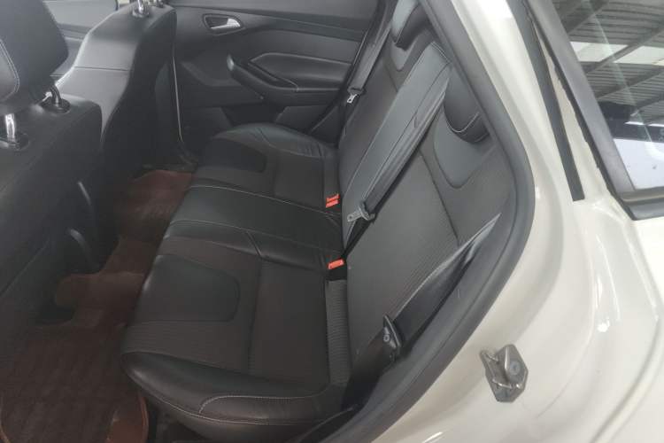 Used Ford Focus 2012 Hatchback 1.6L Automatic Fashion Edition