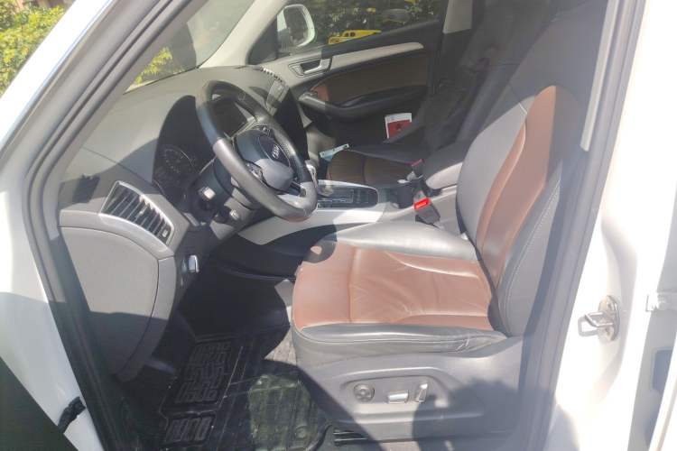 Used Audi Q5 2016 40 TFSI Technology Edition Left Front Seat