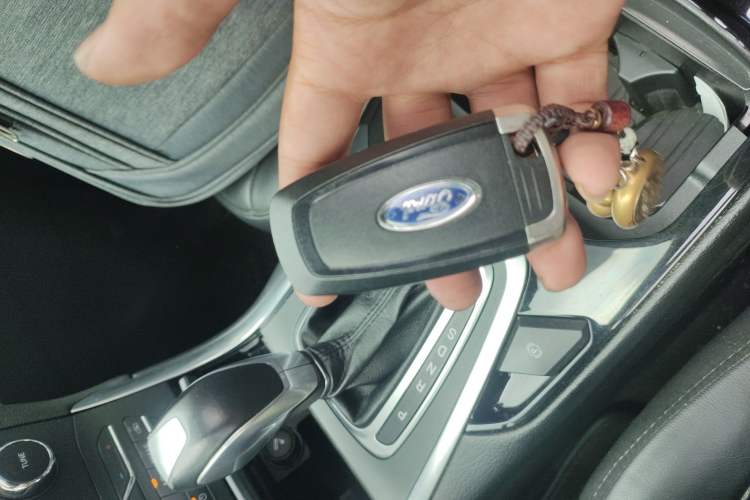 Used Ford Edge 2018 EcoBoost 245 Two-Wheel-Drive Titanium 7-Seater China V Standard Vehicle Key