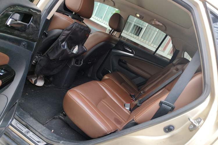 Used BYD Tang New Energy 2015 2.0T Four-Wheel-Drive Flagship Model Left Rear Seat