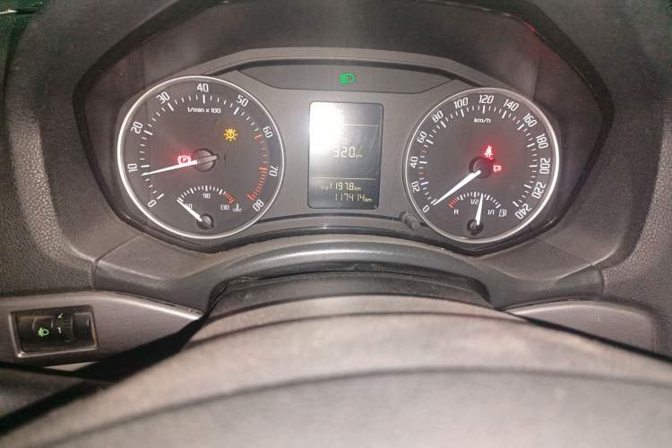 Used Skoda Octavia 2013 1.6L Manual Eado Edition